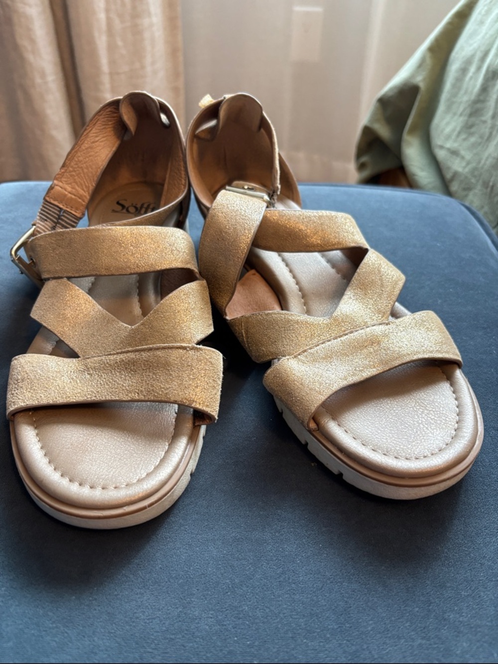 Sofft Metallic Gold Strappy Comfort Sandals - Picture 7 of 8